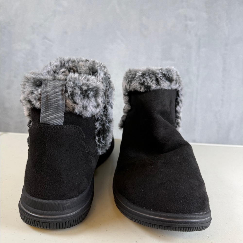 Clarks Cloudstepper Booties Size 11 womens Black New Faux Fur Suede - Picture 7 of 8